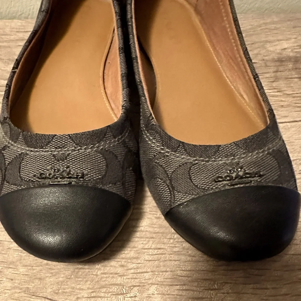 Women’s Coach flats - Picture 5 of 6